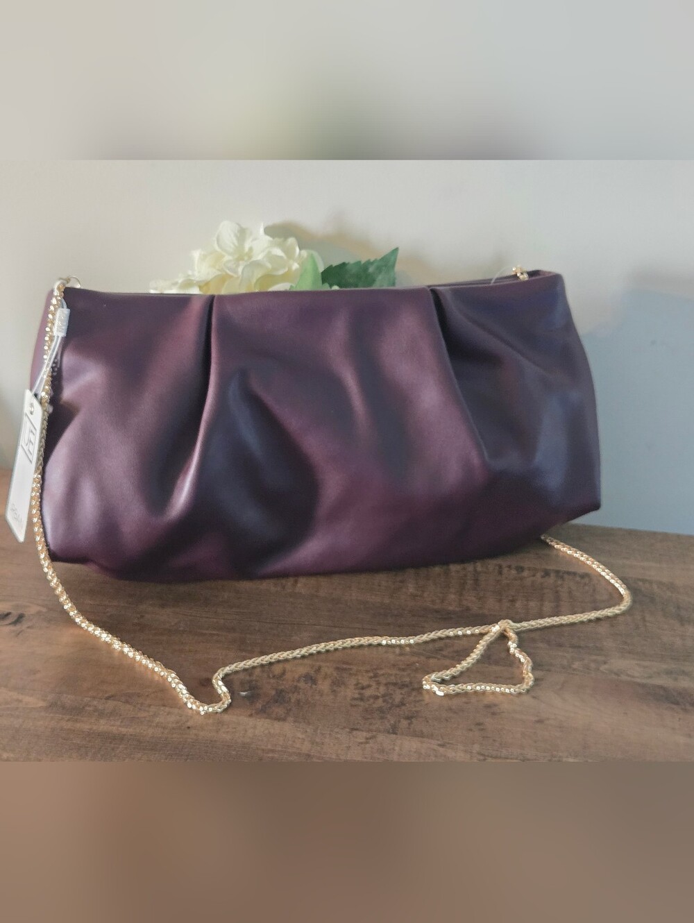 NEW URBAN EXPRESSIONS women's franny clutch in Wine